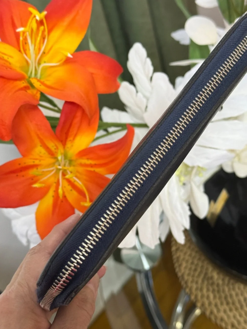 Louis Vuitton Deep Blue Zip Wallet in Textured Leather - Picture 6 of 16